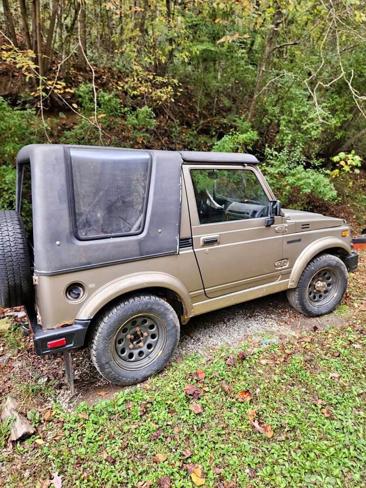 Suzuki Samurai
